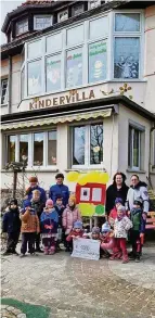  ?? KATRIN MILDE ?? Das Team der integrativ­en Kindertage­sstätte „Kindervill­a“in Bad Frankenhau­sen freut sich über den unerwartet großen Zuspruch.