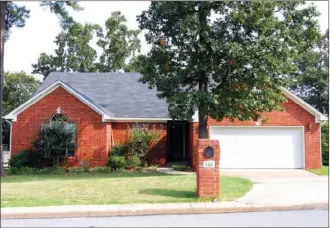  ?? CODY Graves/arkansas Democrat-gazette ?? This home, located at 140 Miramar Drive in Maumelle, has about 2,066 square feet and is listed for $199,900 with Jeffery Chapman of Coldwell Banker RPM, Midtown. Today’s open house, hosted by Lanis Daniel, is from 2 to 4 p.m. For more informatio­n, call...
