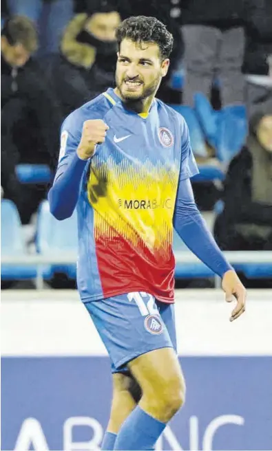  ?? FC ANDORRA ?? Bakis celebra uno de los doce goles marcados con el Andorra esta temporada.