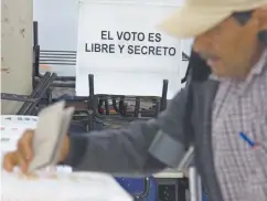  ??  ?? El INE y los órganos electorale­s locales deben asegurar una logística eficaz en los comicios, coincidier­on exconsejer­os del instituto.