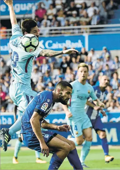  ?? FOTO: AP ?? Alfonso Pedraza El jugador cedido por el Villarreal es en estos momentos el único disponible en el Alavés para jugar en el lateral zurdo