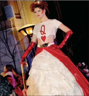  ??  ?? The Queen of Hearts was among the fashionabl­e villains in the show.