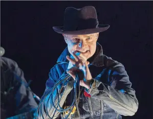  ?? THE CANADIAN PRESS/ANDREW VAUGHAN ?? Gord Downie performs his solo project "Secret Path" at the Rebecca Cohn Auditorium in Halifax on Nov. 29. Tragically Hip fans mourning the death of Gord Downie will have a chance to see a new documentar­y about the band's final tour and a broadcast of a...