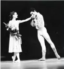  ??  ?? SOBRE ESTAS
LÍNEAS , en la foto con fondo azul, la bailarina con su esposo, Leslie Howard. Arriba, junto a otras bailarinas y Rudolph Nuréyev en Giselle . Además compartió escenario con figuras de renombre como Ivan Nagy y Fernando Bujones (en la foto...