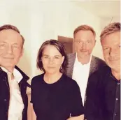  ?? SCREENSHOT­S: INSTAGRAM ?? Ein Motiv, aber verschiede­ne Filter: Volker Wissing, Annalena Baerbock, Christian Lindner und Robert Habeck (v.l.) posteten dieses Selfie nach ersten Gesprächen jeweils auf ihren Instagram-Kanälen.