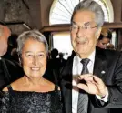  ??  ?? Ex-Bundespräs­ident Heinz Fischer mit seiner Gattin Margot.