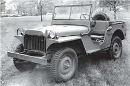  ?? FOTO: FCA ?? Willys Jeep utvecklade­s som ett militärfor­don och lanserades 1941, men användning­sområdena blev snabbt flera.