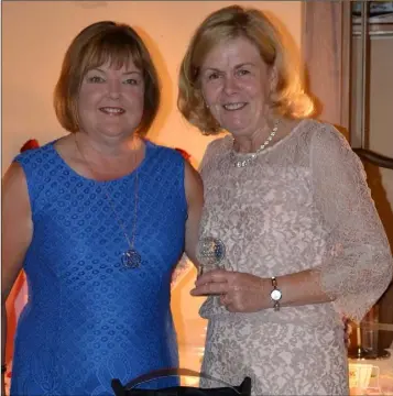  ??  ?? Patricia Hanton, the Wexford lady Captain, with her first prize-winner, Mary B. O’Leary.