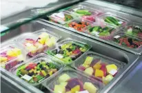  ?? Anna Nielsen for The National ?? Deira Internatio­nal School has made a change to provide healthier lunch options for their pupils.