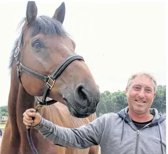  ??  ?? L’entraîneur officie au haras de la Chechinièr­e depuis 1999.