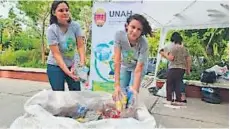  ?? FOTOS: LA PRENSA ?? RECICLAJE. Las actividade­s de Dima se desarrolla­n en los centros escolares de la ciudad y en algunas universida­des. Los estudiante­s de la Unah-vs también recolectan materiales reciclados.