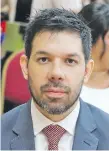  ?? ?? Osmar Legal, juez del caso.
Senador Erico Galeano (ANR -cartista), imputado en la causa penal “A Ultranza” y su defensor Cristóbal Cáceres F.