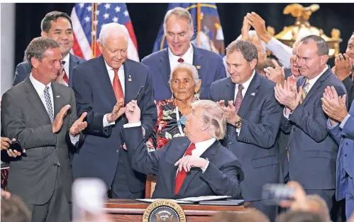  ?? FOTO: DPA ?? Eigenes Öl, eigenes Gas: Donald Trump verkleiner­te 2017 zwei Naturschut­zgebiete in Utah – Kritiker sagten: um nach Bodenschät­zen bohren zu können.