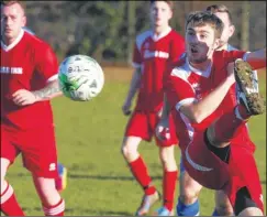  ?? Pictures: Andy Jones FM4606411 Buy these pictures from kentonline.co.uk ?? Langley’s Sam Edwards stretches for the ball against Aylesford