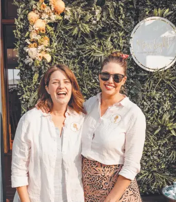  ?? Picture: Contribute­d ?? GREAT TEAM: Moonlight Glamping and Events floral designer Denley Frecklingt­on (left) and owner Brooke Sleaford style stunning events around the Toowoomba region.