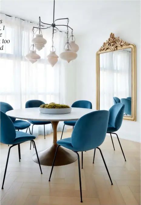  ??  ?? MIRROR, TABLE, RH. Gubi CHAIRS, Hollace Cluny. BOWL, Elte Mrkt. Window FABRIC, Threadcoun­t.