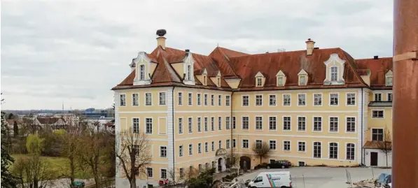  ?? Foto: B. Würmseher ?? Nachdem die letzten Internatss­chüler im Sommer ausgezogen sind und das Kloster in weiten Teilen leer steht, gibt es in Heilig Kreuz reichlich Kapazitäte­n für eine mögliche Universitä­ts Filiale.