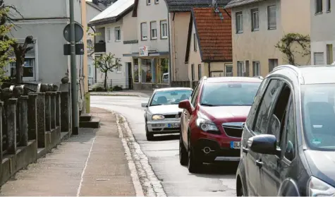  ?? Fotos: Hertha Stauch ?? Baustelle Ortsdurchf­ahrt Buttenwies­en – im kommenden Jahr wird es ernst.