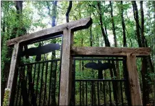  ?? JEFF DOELP — SPECIAL TO THE READING EAGLE ?? The gates to the lookout trails at Hawk Mountain Sanctuary in Albany Township.