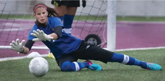  ?? CATHIE COWARD/THE HAMILTON SPECTATOR FILE PHOTO ?? Goalkeeper Stephanie Labbe is about to face her biggest sporting challenge as the starter for the Canadian Olympic women’s soccer team in Rio.
