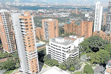  ??  ?? con solo el 10% del Precio de un apartament­o, usted puede acceder a un préstamo formal de vivienda.