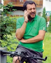  ??  ?? In Trentino Matteo Salvini, 45 anni, ieri in bici a Pinzolo (Lapresse)