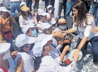  ?? LAURA TREJO ?? Más de 2 mil mujeres respaldaro­n a la aspirante a gobernar hidalgo