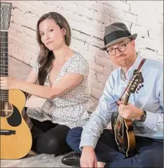  ?? Old Songs ?? Flynn Cohen & Liz Simmons perform Saturday at Old Songs in Vooheesvil­le.