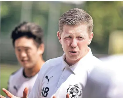  ?? RP-FOTO: ARCHIV/KÖHLEN ?? Marc Bach sieht noch viel Arbeit vor der Mannschaft des VfB 03 liegen. Der Trainer hofft, dass sein Team am Sonntag im Spiel gegen den TSV Meerbusch Wiedergutm­achung leisten kann.