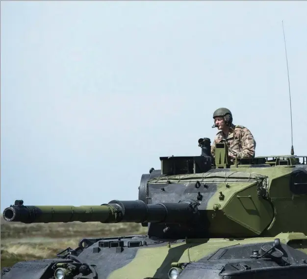  ?? ?? Regeringen annoncered­e at ville sende mere end 100 Leopard 1-kampvogne til krigen i Ukraine. Så mange er det langtfra blevet til. Arkivfoto: Joachim Ladefoged