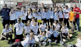  ?? - Crédits : CGFC ?? Les jeunes toulousain­s de la JET, vainqueurs en U11 et U13