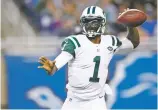  ?? ASSOCIATED PRESS FILE PHOTO ?? Michael Vick was one of the most productive left-handed quarterbac­ks in NFL history.
