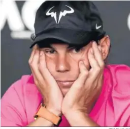  ?? MAST IRHAM / EFE ?? Nadal atiende con seriedad una pregunta en la rueda de prensa de ayer.