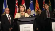  ?? MELISSA RENWICK/TORONTO STAR ?? Health ministers gather for a federal-provincial meeting in Toronto, hosted by federal Health Ninister Jane Philpott and Eric Hoskins of Ontario.