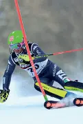  ??  ?? Tra i paletti Chiara Costazza, da oggi sarà impegnata nella Coppa del Mondo di sci alpino (Lapresse)