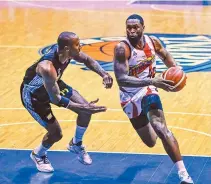 ?? PBA.PH ?? TNT Tropang Giga up against San Miguel Beer at the Commission­er’s Cup 23.