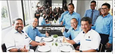  ??  ?? Good project: (seated from left) State Tourism committee chairman Datuk Tun Hairudin Abu Bakar, PNB president and group CEO Datuk Abdul Rahman Ahmad, Abdul Wahid and Mohamad at the launch of the maiden project.
