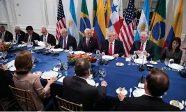  ?? AFP ?? El republican­o presidió la cena en un lujoso hotel de Manhattan.