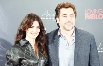  ?? — AFP file photo ?? Bardem and Cruz pose during a photocall to present the film ‘Loving Pablo’ in Madrid last Mar 6.