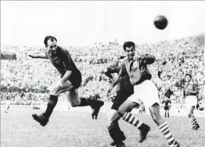  ?? FOTO: BERT ?? Imagen de un Barça-Nàstic jugado el 11 de septiembre de 1949 Aquel día los azulgrana se impusieron por 10-1 a los tarraconen­ses