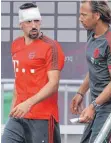  ??  ?? Franck Ribéry nach Trainingsu­nfall.