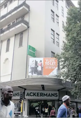  ?? PHOTO: NICHOLAS RAMA ?? Flats To Let in Johannesbu­rg CBD. Residentia­l properties in the R7 000 to R12 000 rental price band had the highest percentage of tenants in good standing of which 73.52 percent paid on time.