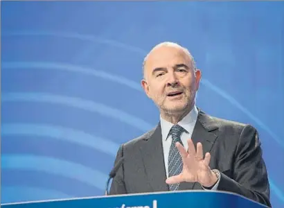  ?? EBS / ACN ?? Moscovici aseguró ayer que la decisión se ha tomado de forma concertada con los titulares de Economía