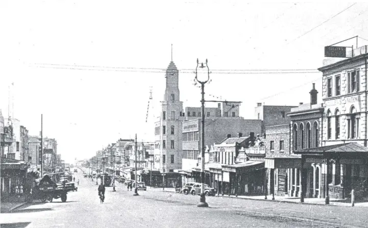  ??  ?? Moorabool St looking towards Corio Bay in about 1940.