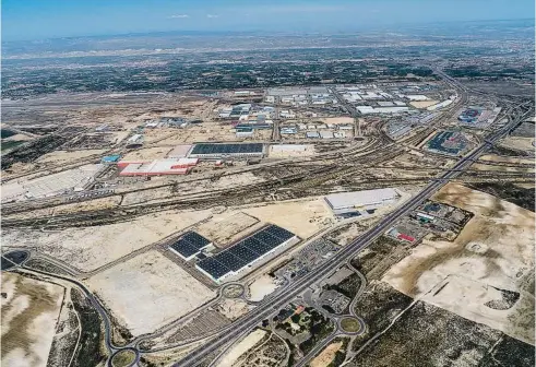  ??  ?? Imagen aérea de Plaza, la Plataforma Logística de Zaragoza.