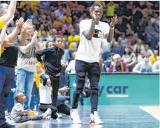  ?? FOTO: JAN HUEBNER/IMAGO IMAGES ?? Seine basketball­erische Heimat hat Dennis Schröder nie vergessen – nun wird er in Braunschwe­ig alleiniger Gesellscha­fter.