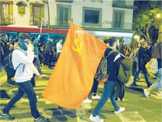  ?? EDUARDO BRIONES / EUROPA PRESS ?? Manifestac­ión antifascis­ta por las calles de Sevilla durante diciembre de 2018, tras las elecciones autonómica­s