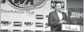  ?? NWA Democrat-Gazette/J.T. WAMPLER ?? Former Oklahoma football coach Bob Stoops speaks Wednesday at the NWA Touchdown Club in Fayettevil­le.