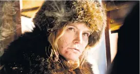  ??  ?? Ihre Rolle in „The Hateful Eight“brachte Jennifer Jason Leigh eine Oscar-Nominierun­g als beste Nebendarst­ellerin – 22.05 Uhr auf Vox.