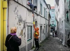  ?? Foto: AFP/Patricia de Melo Moreira ?? Lissabon, 25. April: 46. Jahrestag der Nelkenrevo­lution